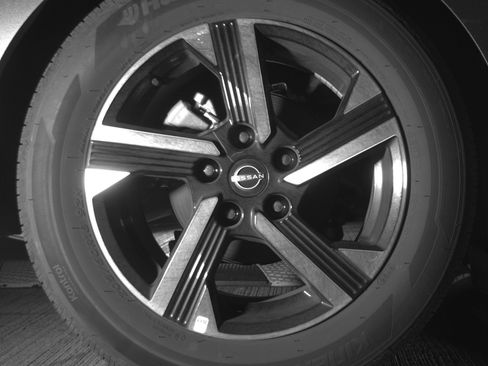 Used 2025 Nissan Sentra SV image 15