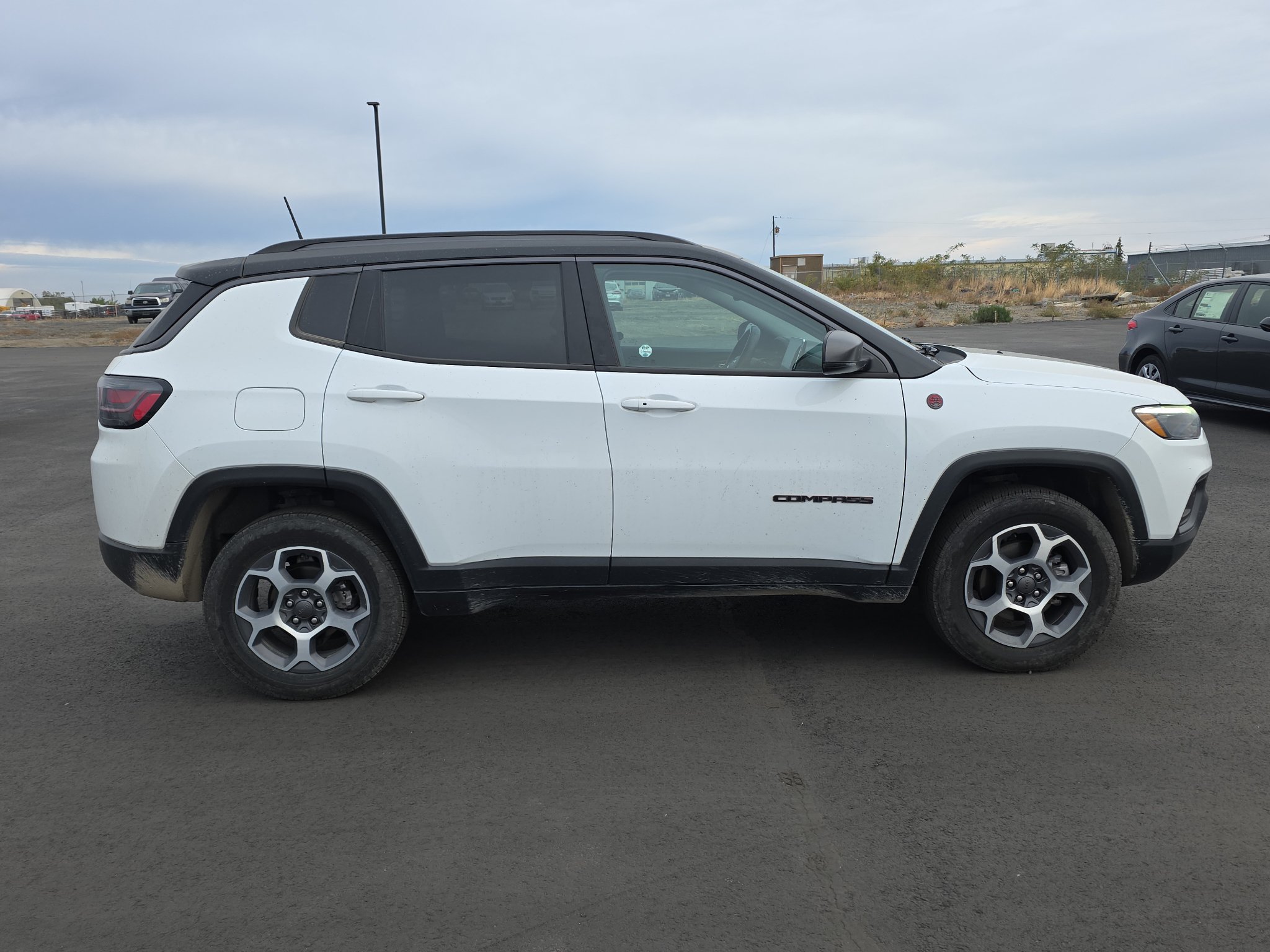 Used 2022 Jeep Compass Trailhawk w/ Trailhawk Elite Group AWD/4WD image 9