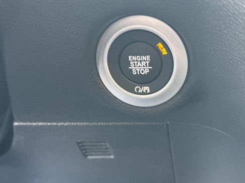 New 2026 Chrysler Pacifica Select image 27