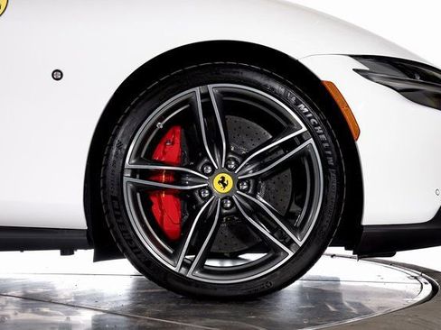 Certified 2025 Ferrari Roma Spider RWD image 21