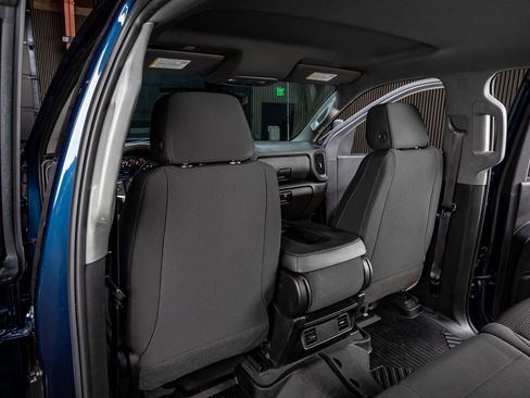 Used 2022 Chevrolet Silverado 2500 Custom w/ Custom Convenience Package image 25