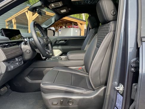 Used 2025 GMC Sierra EV Denali AWD/4WD image 13