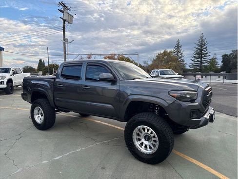 Used 2023 Toyota Tacoma SR image 5