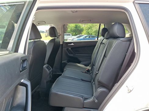 Used 2022 Volkswagen Tiguan SE FWD image 10