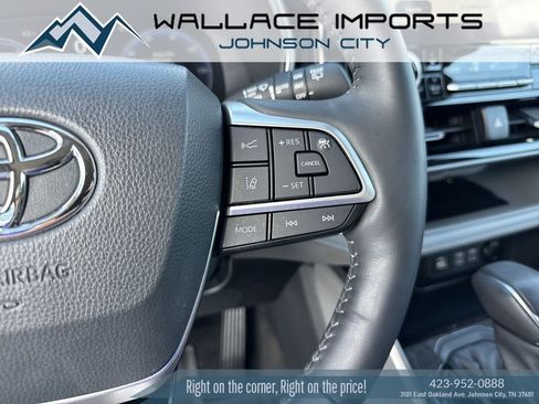 Used 2024 Toyota Highlander Platinum AWD/4WD image 31