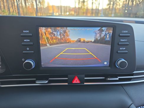 Used 2023 Hyundai Elantra SE image 21