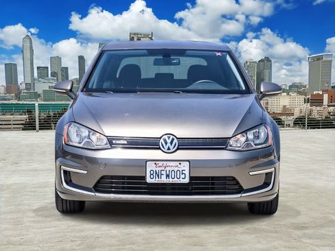 Used 2016 Volkswagen e-Golf SE w/ DC Fast Charging Package FWD image 2