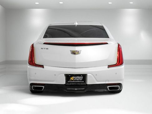 Used 2018 Cadillac XTS Platinum FWD image 8