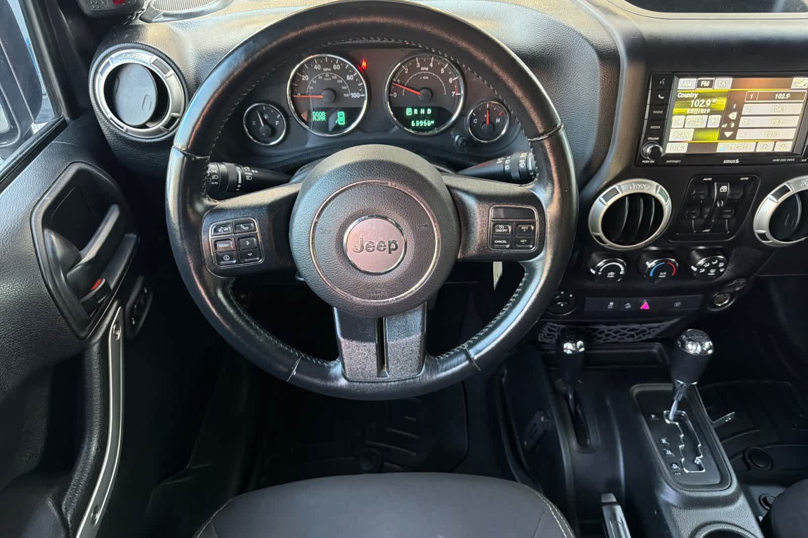 Used 2016 Jeep Wrangler Unlimited Sahara AWD/4WD image 16