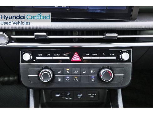 Certified 2025 Hyundai Santa Cruz SE image 27