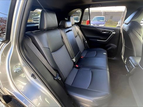 Used 2021 Toyota RAV4 XSE AWD/4WD image 32