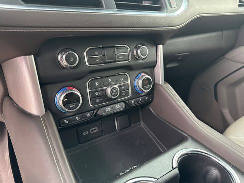 Used 2022 GMC Yukon SLT w/ SLT Luxury Package RWD image 15