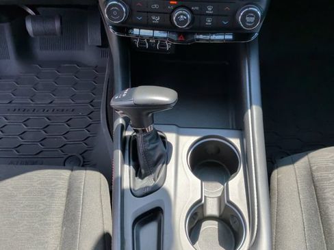 Used 2025 Dodge Durango GT AWD/4WD image 19