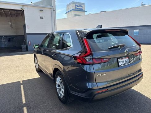 Used 2023 Honda CR-V LX image 4
