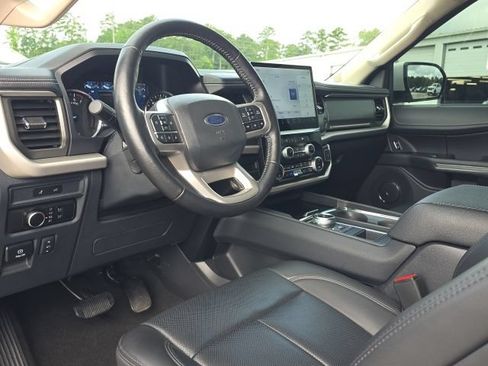 Used 2024 Ford Expedition XLT RWD image 27