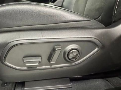 Used 2023 Jeep Grand Cherokee Altitude AWD/4WD image 23