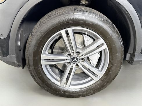 Used 2022 Mercedes-Benz GLC 300 w/ Premium Package Lite image 38