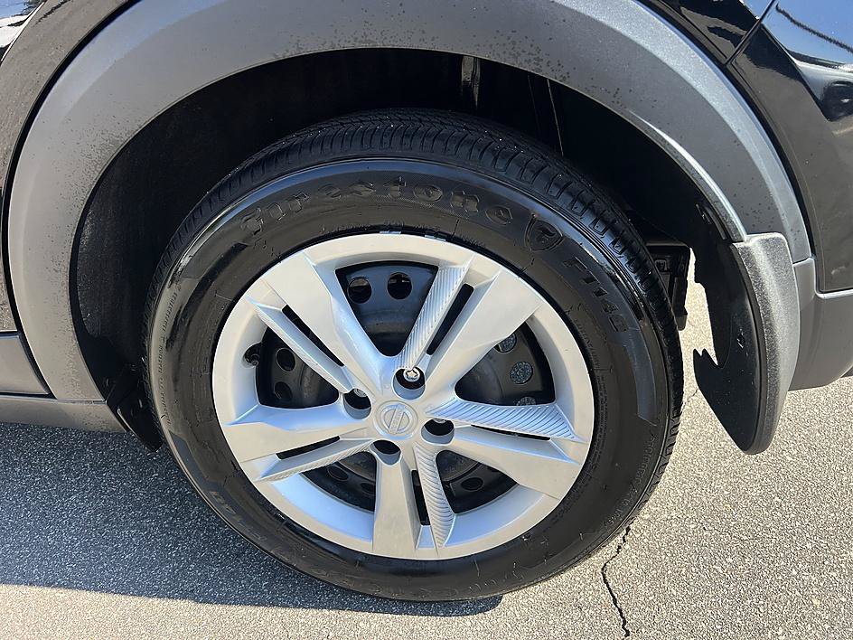 Certified 2025 Nissan Kicks Play S FWD image 10