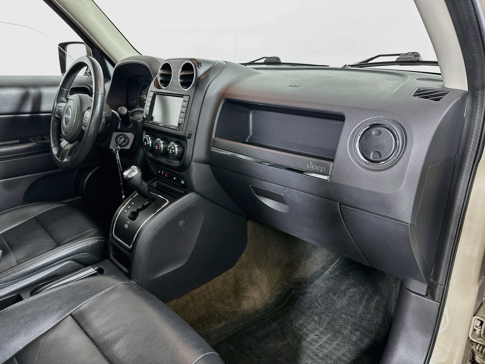 Used 2017 Jeep Patriot High Altitude AWD/4WD image 27