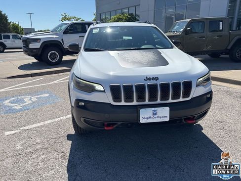 Used 2022 Jeep Cherokee Trailhawk w/ Comfort/Convenience Group AWD/4WD image 9