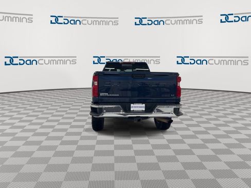 Used 2021 Chevrolet Silverado 2500 LT w/ Convenience Package image 7