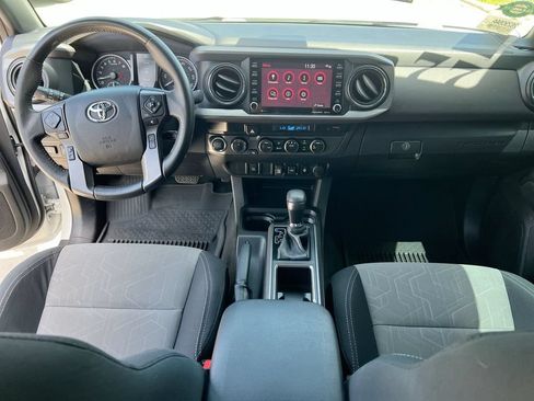 Used 2022 Toyota Tacoma TRD Sport AWD/4WD image 20