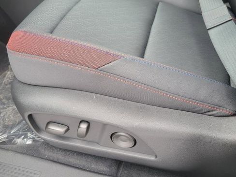 New 2026 Chevrolet Equinox RS w/ Convenience Package III image 9