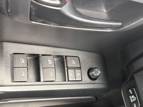 Used 2023 Toyota Tacoma SR AWD/4WD image 13