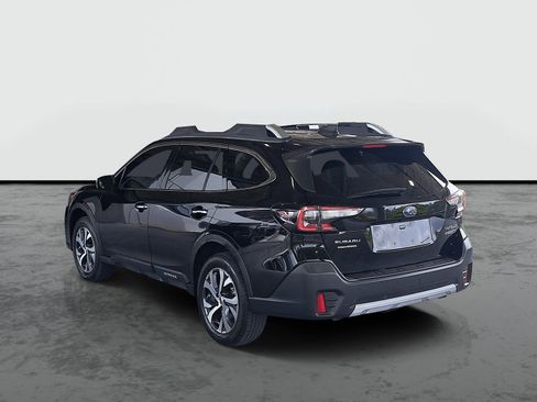 Used 2022 Subaru Outback Touring XT AWD/4WD image 3
