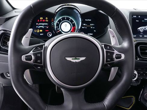 Used 2019 Aston Martin V8 Vantage Coupe image 21