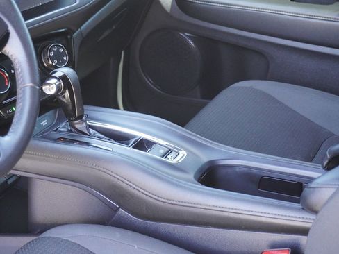 Used 2021 Honda HR-V Sport image 24