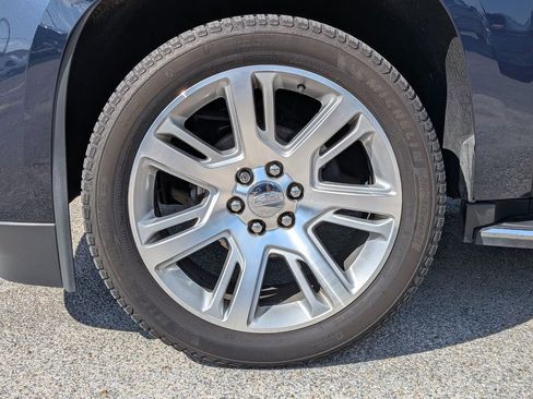 Used 2020 Cadillac Escalade Luxury AWD/4WD image 22