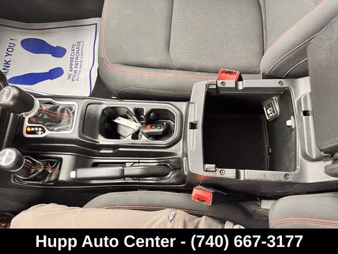 Used 2018 Jeep Wrangler Unlimited Rubicon AWD/4WD image 12