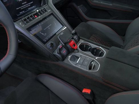 Used 2023 Lamborghini Urus Performante AWD/4WD image 12