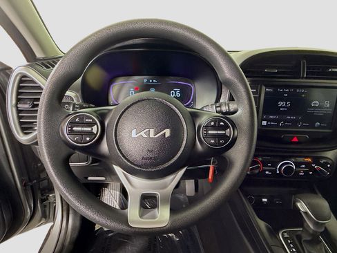 Used 2025 Kia Soul LX w/ LX Technology Package image 13
