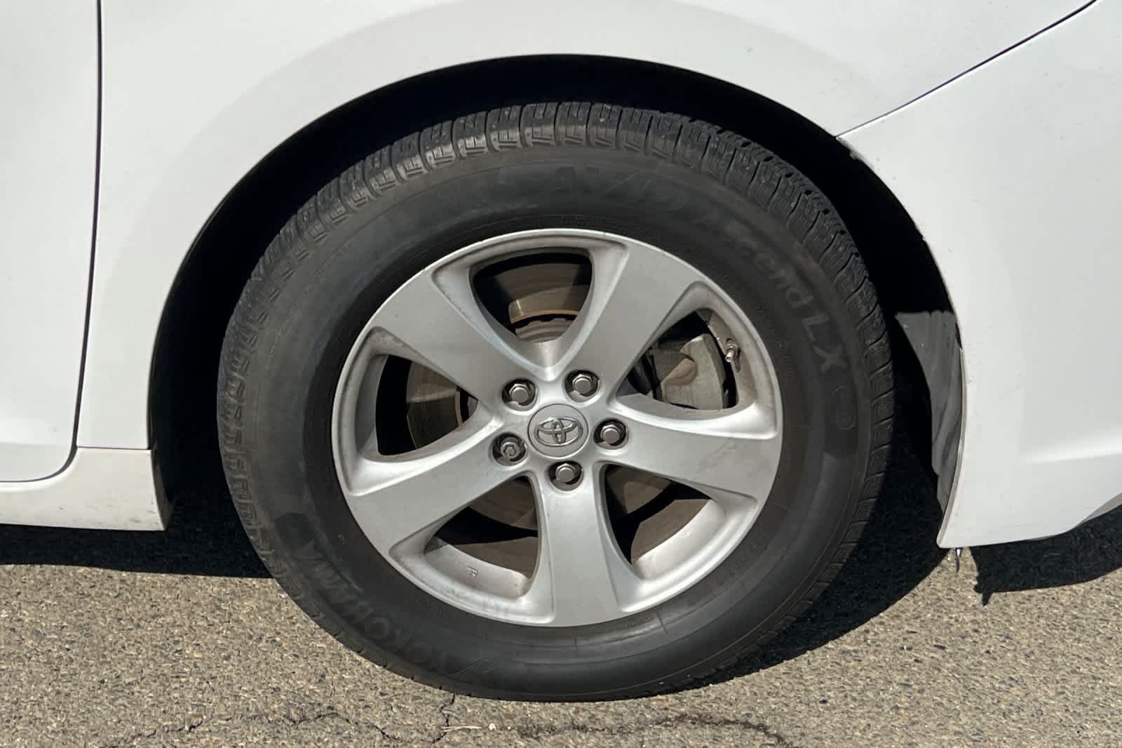 Used 2017 Toyota Sienna LE FWD image 18