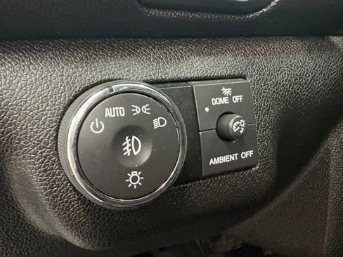 Used 2016 Chevrolet Traverse LT image 14