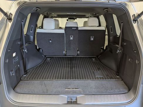 New 2025 Lexus LX 600 4WD w/ Luxury Package image 38