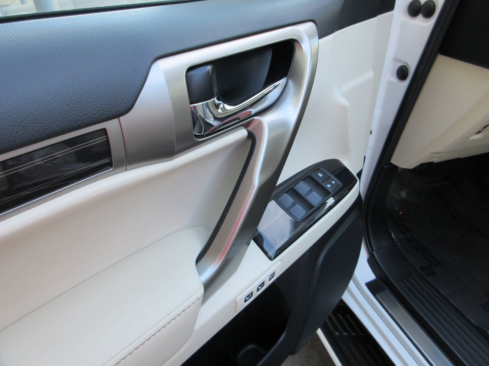 Used 2021 Lexus GX 460 Premium w/ Premium Package AWD/4WD image 31