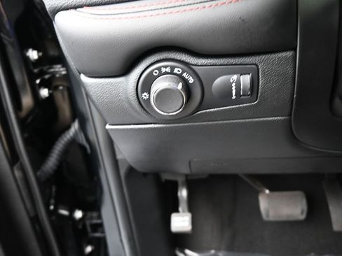 Used 2024 Dodge Durango GT image 33