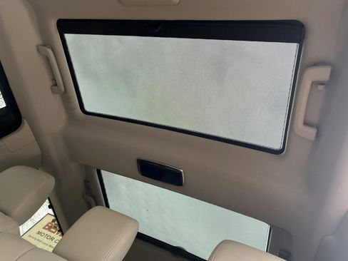 Used 2015 Land Rover LR4 HSE LUX image 32