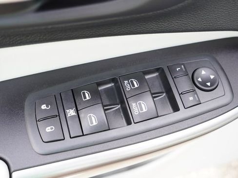 Certified 2020 Jeep Cherokee Limited AWD/4WD image 24