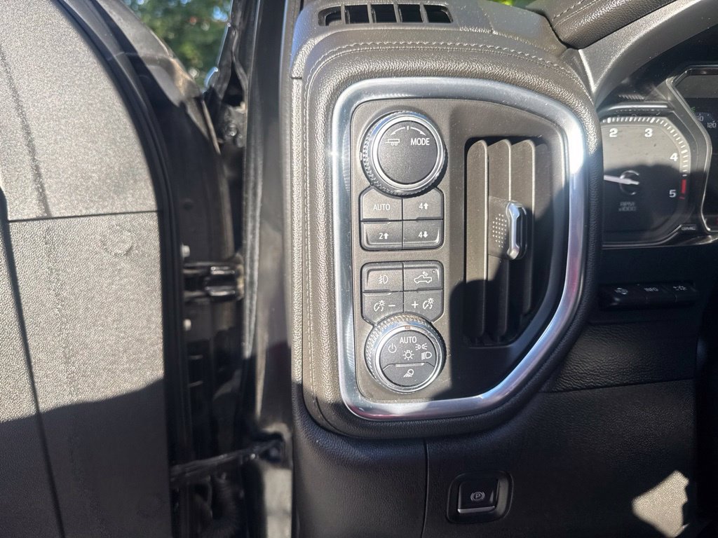 Used 2022 GMC Sierra 3500 Denali AWD/4WD image 22