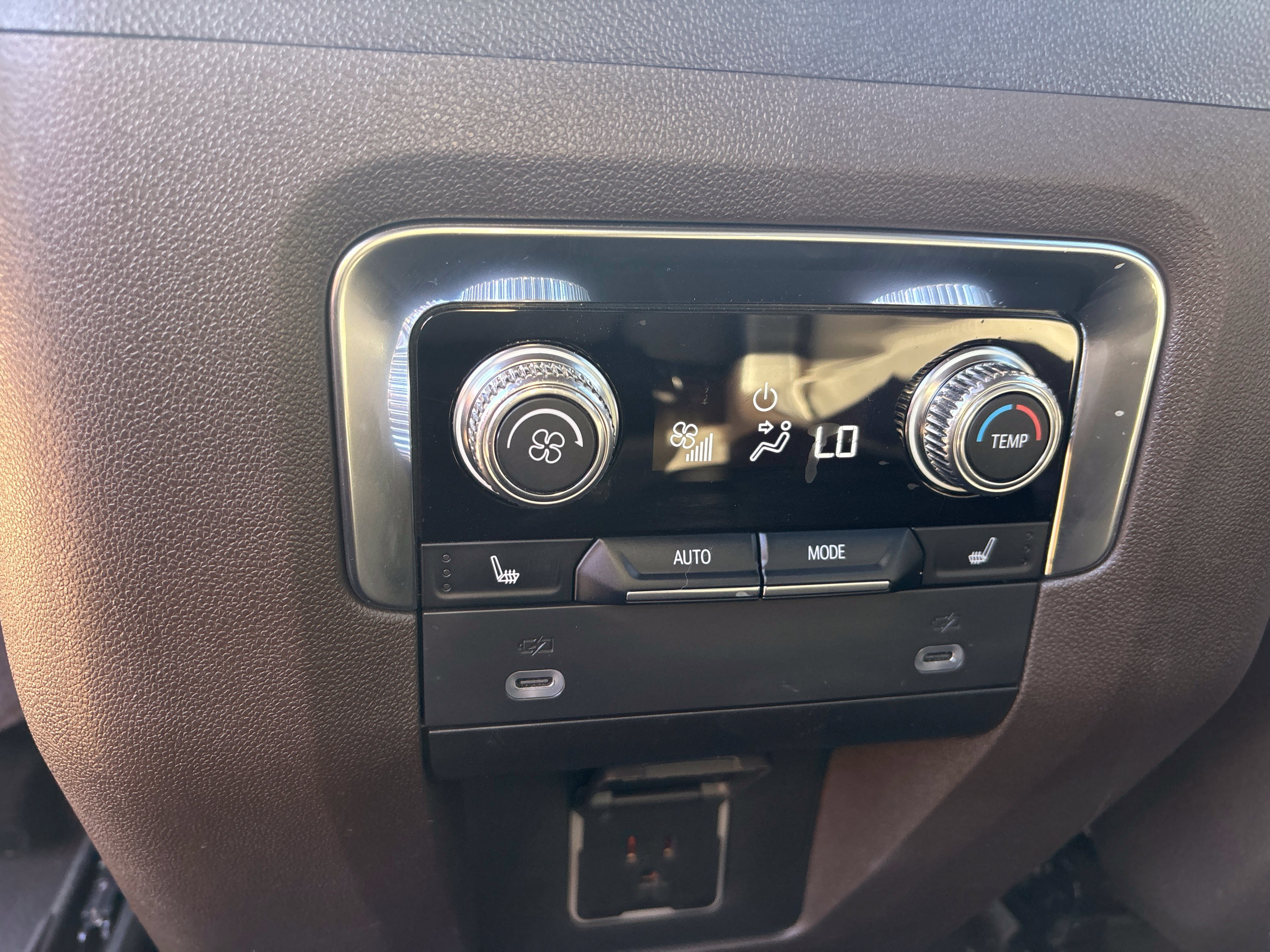 Used 2022 GMC Yukon SLT w/ SLT Luxury Package AWD/4WD image 49