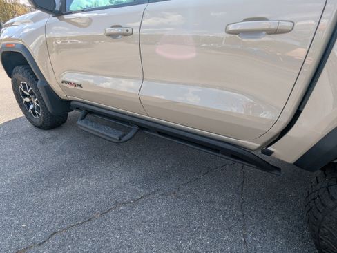 Used 2023 GMC Canyon AT4X image 30