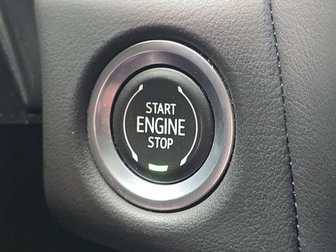 Used 2023 GMC Yukon SLE image 33