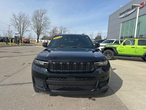 Used 2024 Jeep Grand Cherokee L Laredo AWD/4WD image 2