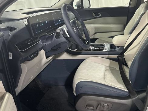 New 2026 Kia Carnival SX FWD image 3