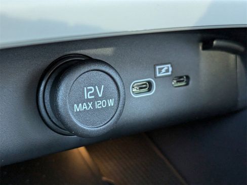 New 2025 Volvo XC40 B5 Plus w/ Climate Package image 23