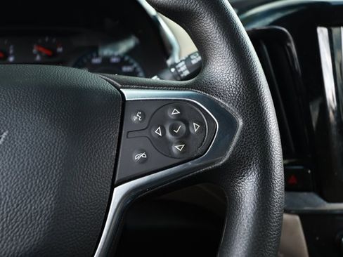 Used 2023 Chevrolet Traverse LS FWD image 13